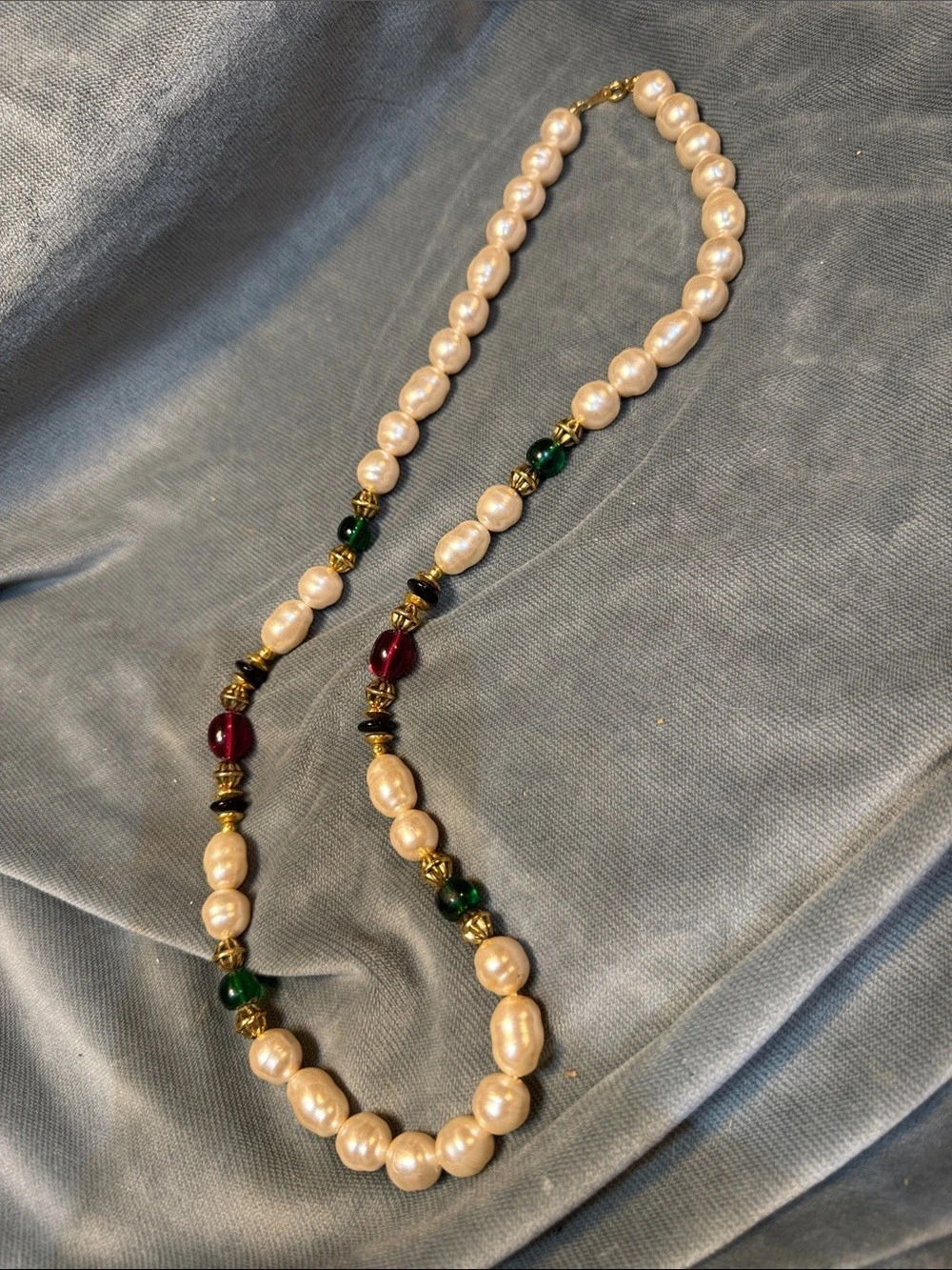 Pearl-Style Bead Necklace in White & Green Like New